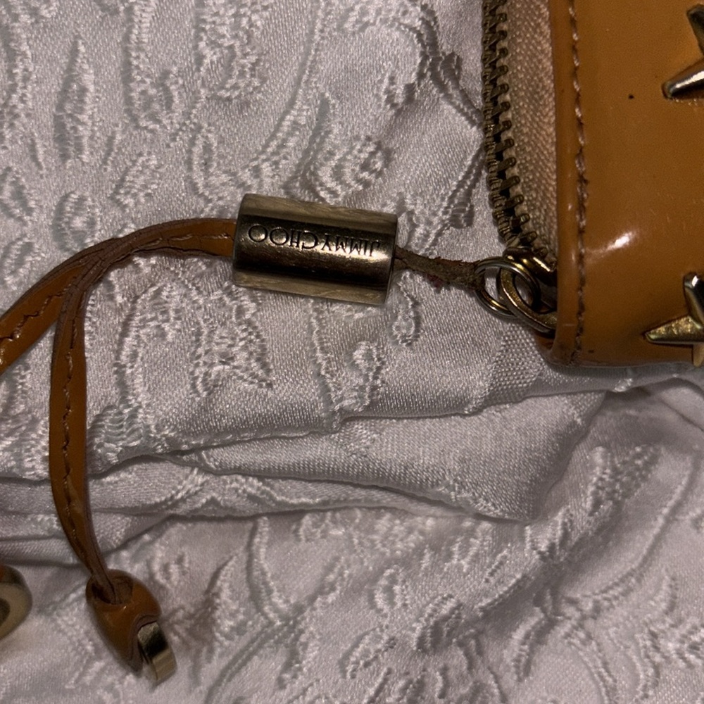 Jimmy Choo Star Studded Patent Leather Zip Wallet caramel/cognac - Picture 3 of 14